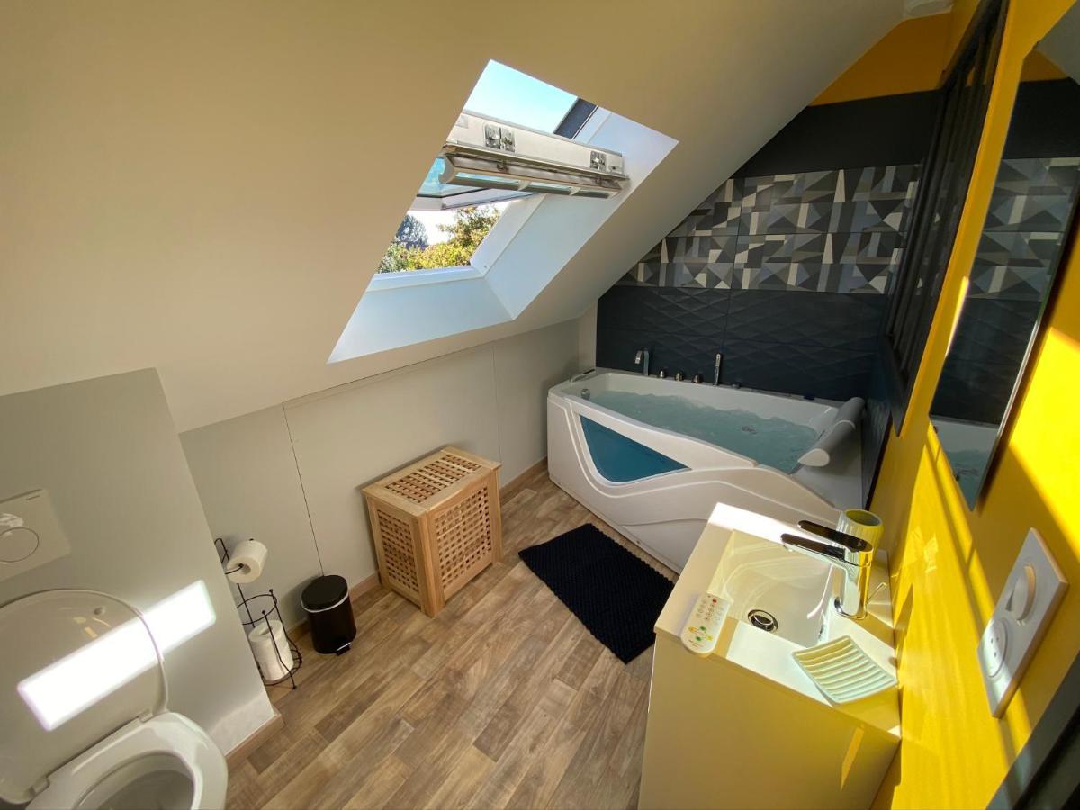 Logements Equipes A Onnaing Avec Espace Balneo En Option Proche Toyota, Autoroute Et Valenciennes Exterior photo