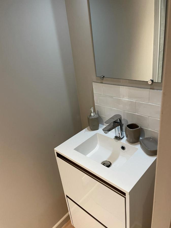 Logements Equipes A Onnaing Avec Espace Balneo En Option Proche Toyota, Autoroute Et Valenciennes Exterior photo